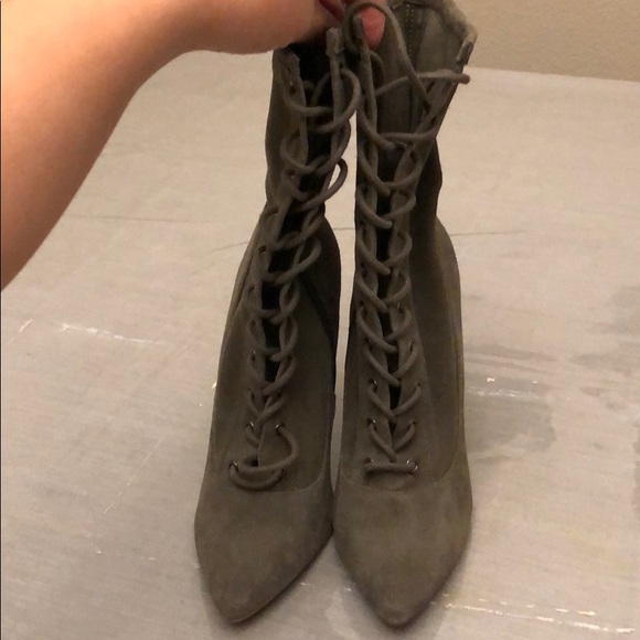 Stylish green Steve Madden booties in Olive Green - Picture 1 of 7